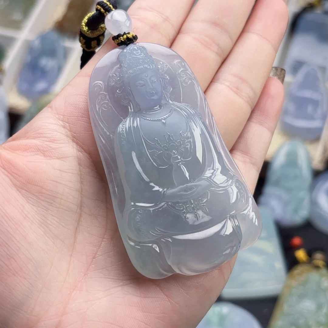 伊***益颈饰未镶嵌翡翠观音