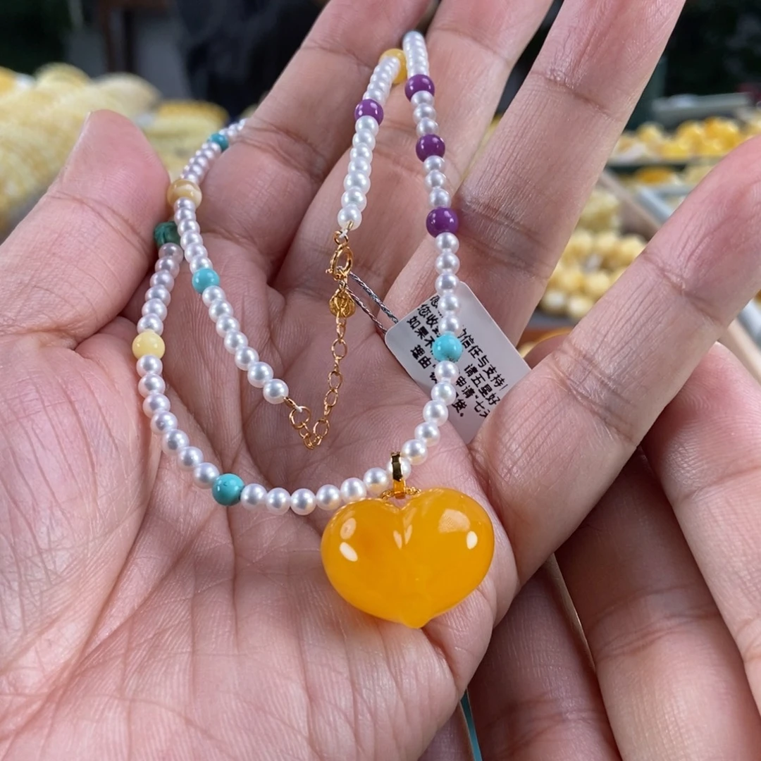 琥珀未镶嵌珠宝奇石鸡油红爱心