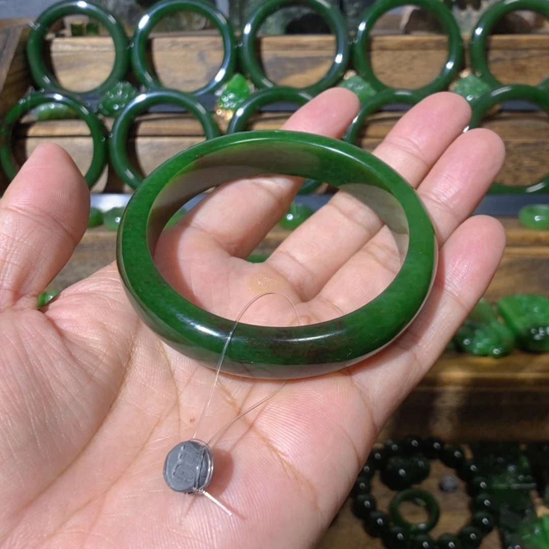 【闪购商品】吊坠(不含链)未镶嵌和田玉俄料红皮辣绿手镯 59.7