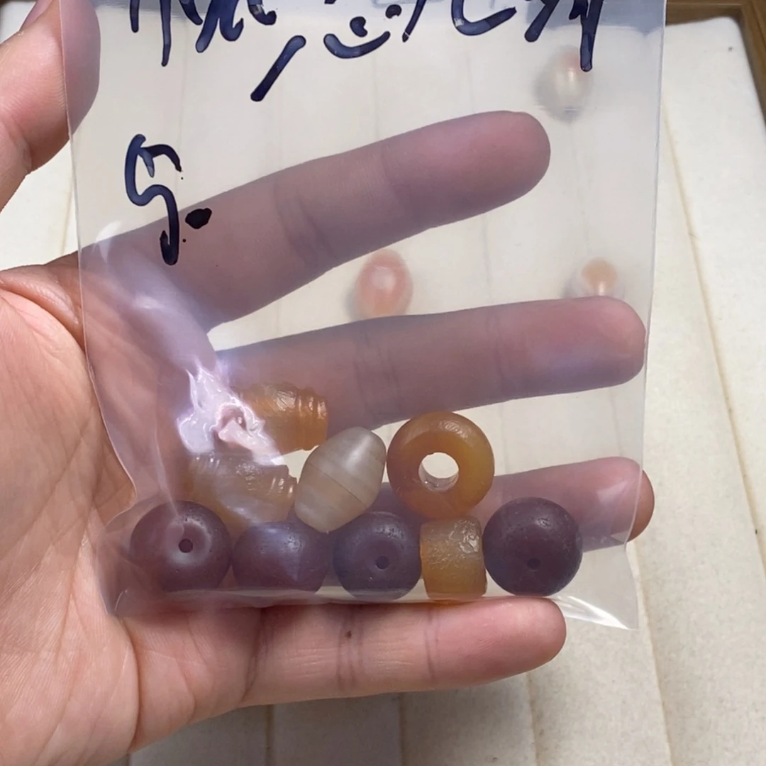 怀***土玛瑙/玉髓未镶嵌颈饰