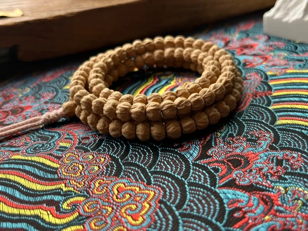 柏香籽莲花桩龙脊顺纹108长串