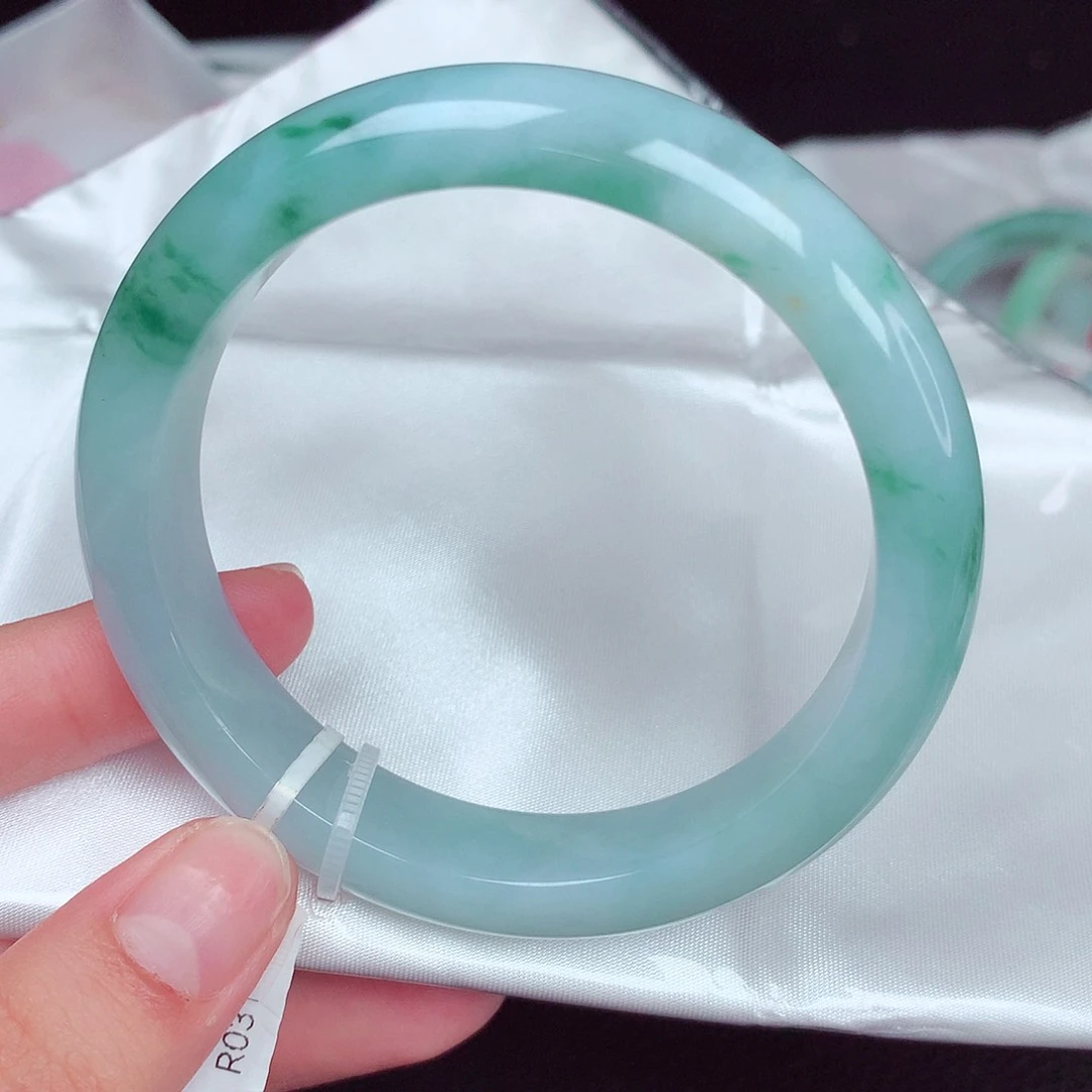 翡翠手镯未镶嵌正圈57.58