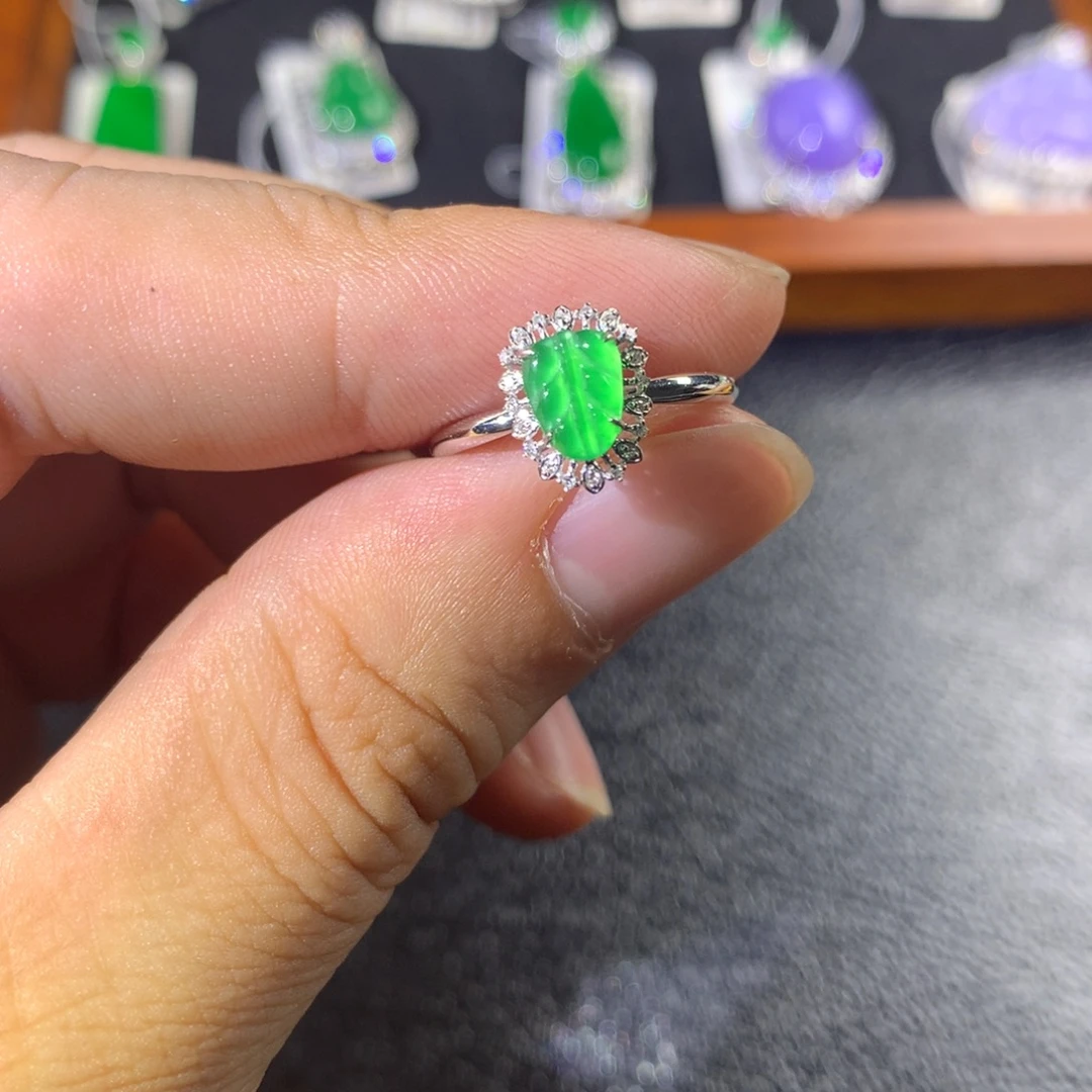 翡翠18K金镶嵌戒指翡翠