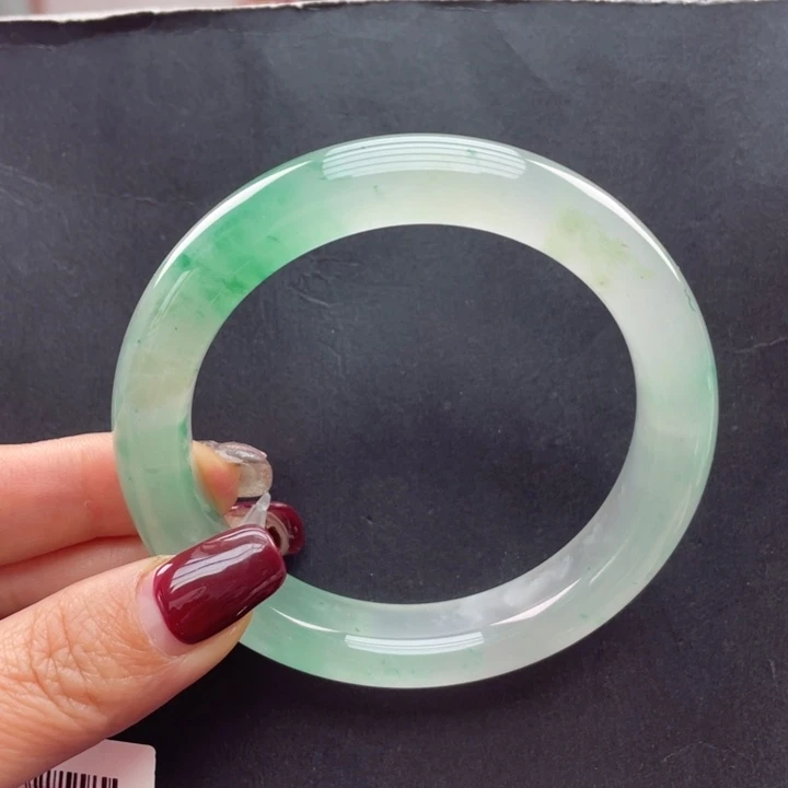 石英质玉手镯未镶嵌五*