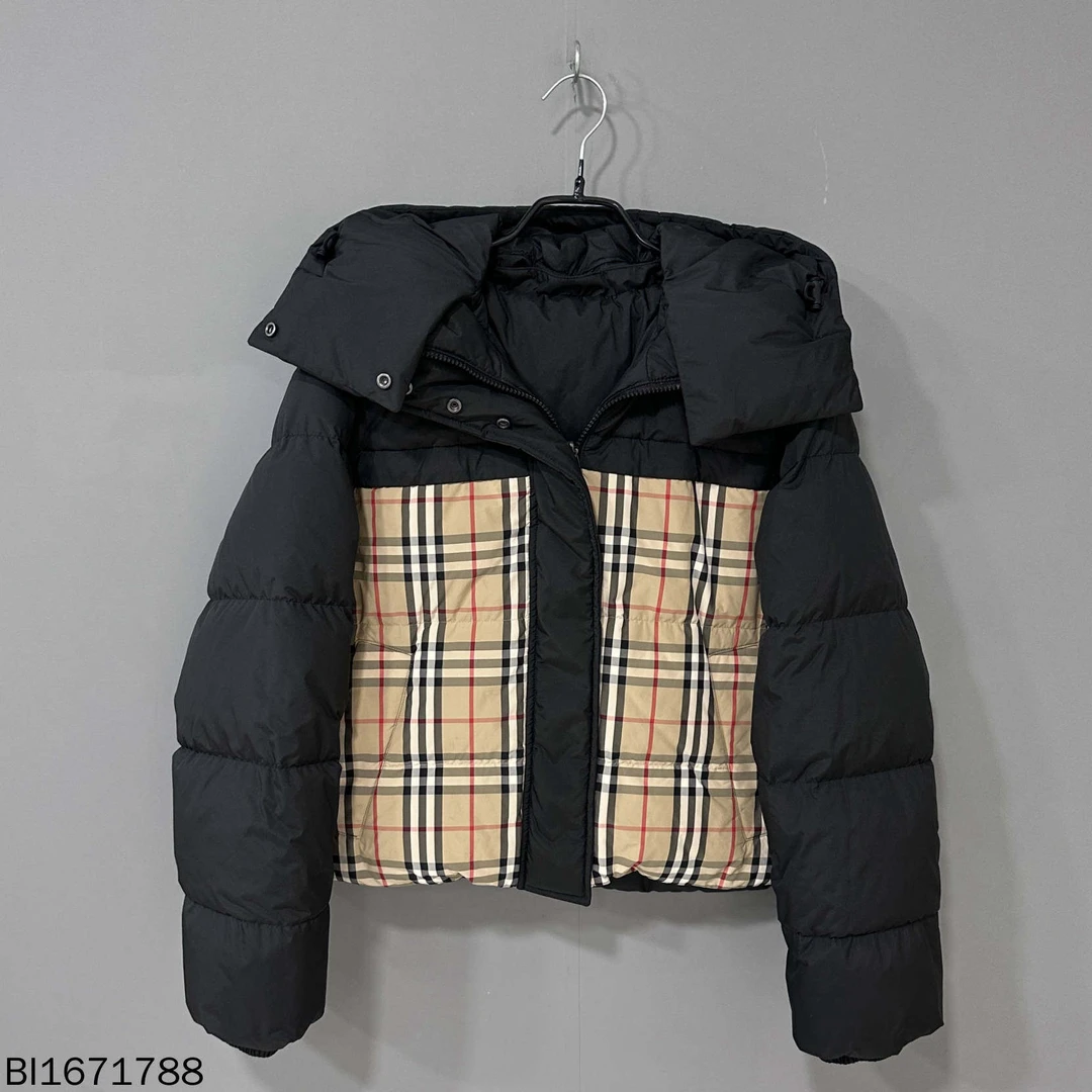99新 BURBERRY/博柏利 战马刺绣格纹双面穿羽绒服/99新/M码/71788