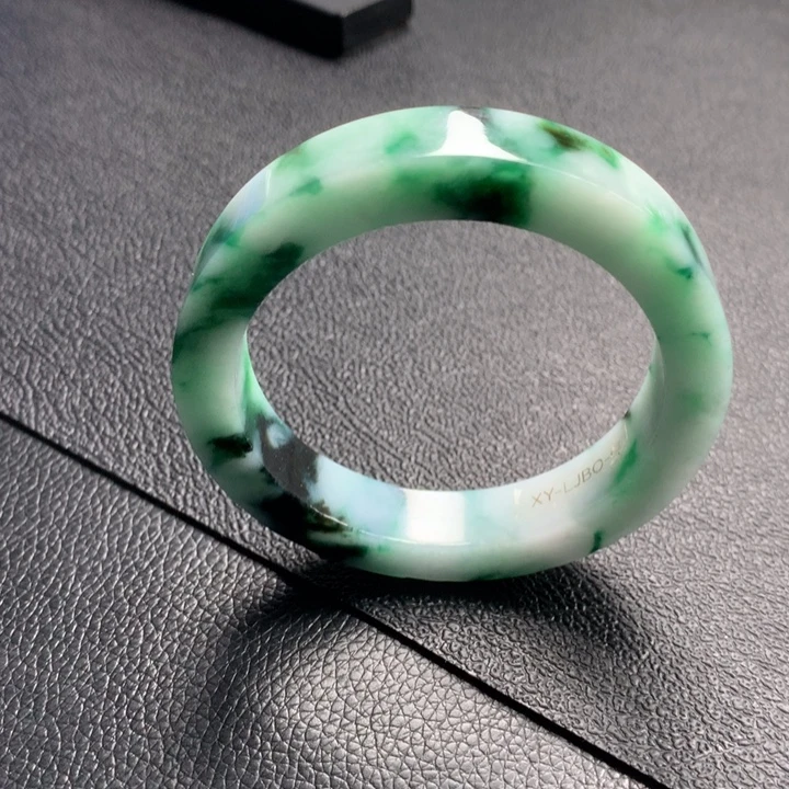 定制翡翠未镶嵌手镯