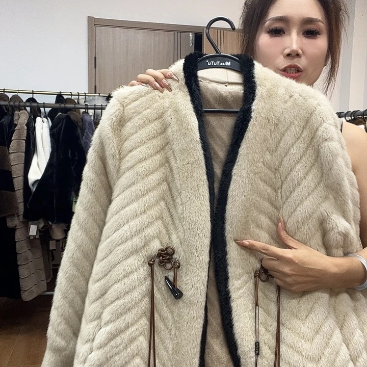 皮毛一体外套女中长款
