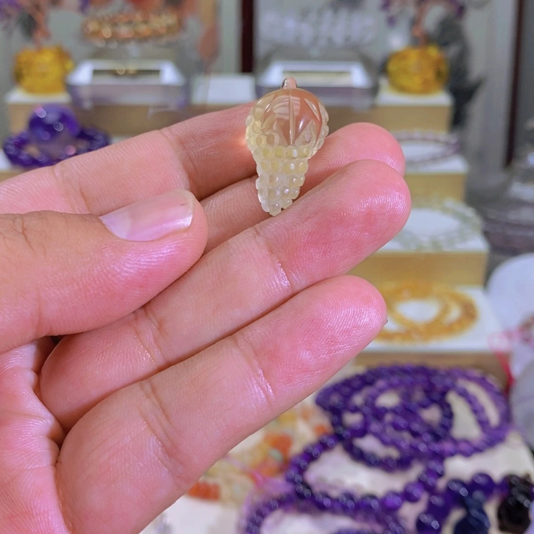 绿水晶手链未镶嵌巴西黄水晶葡萄吊坠