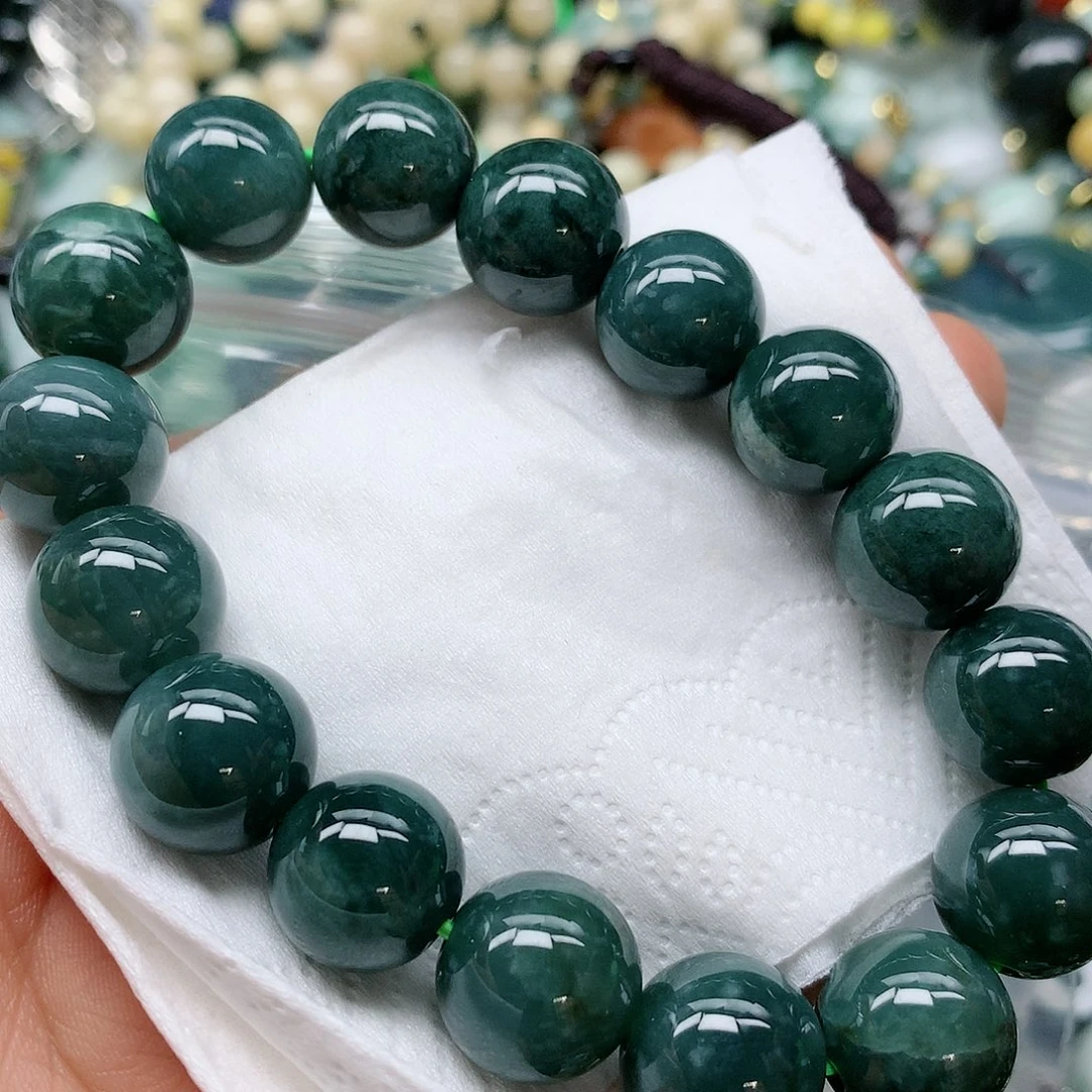 翡翠颈饰未镶嵌手串