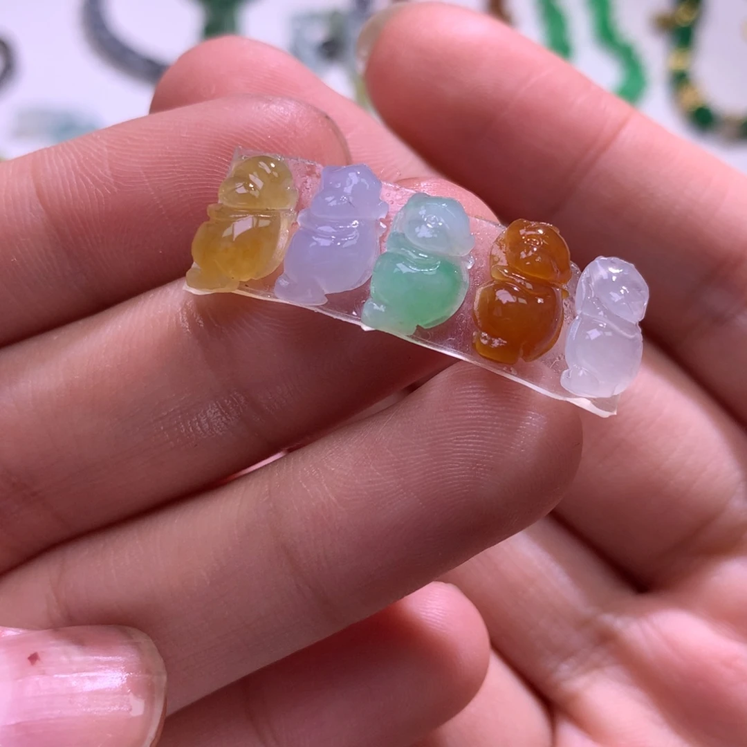 定制翡翠未镶嵌猴子