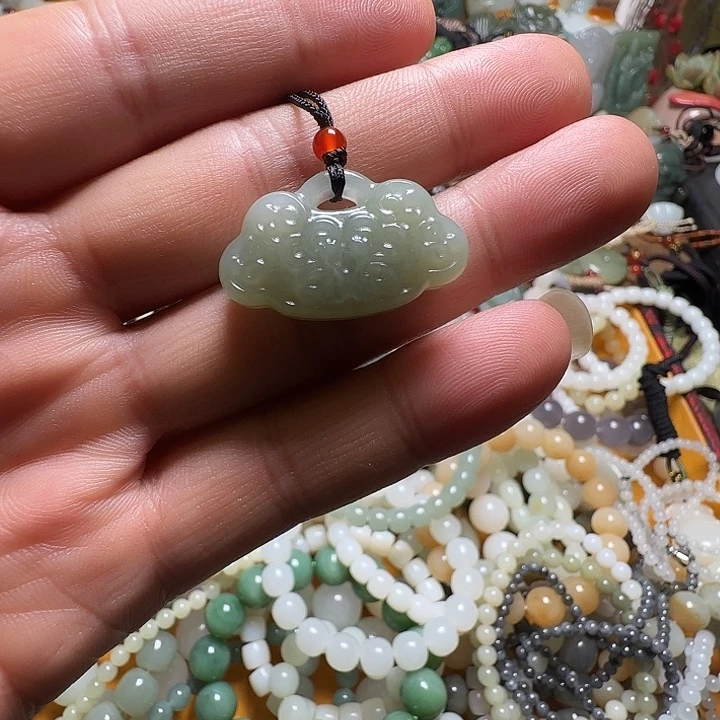 和田玉（青白玉）未镶嵌颈饰