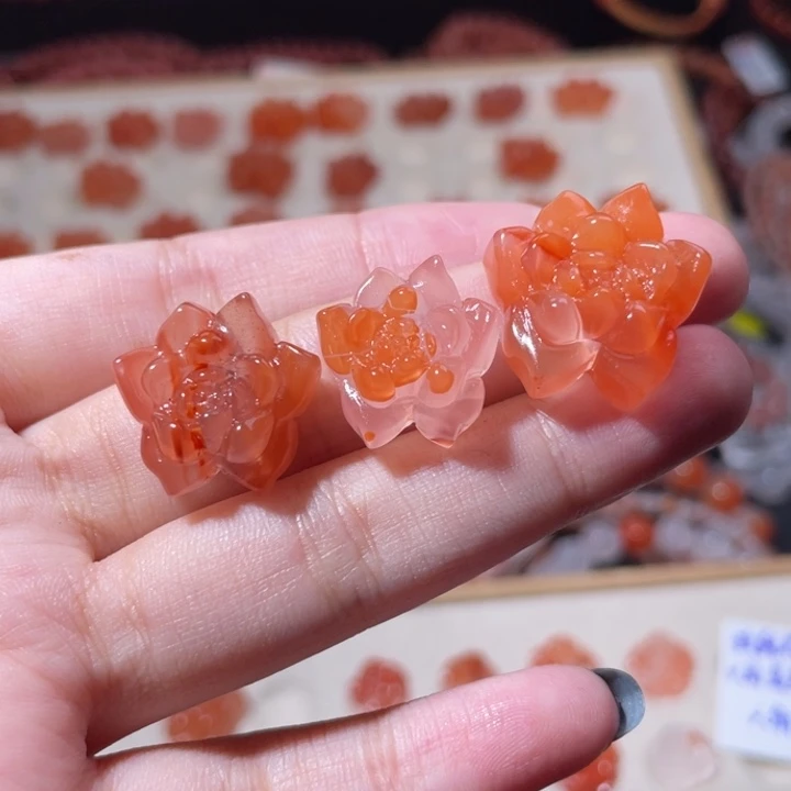 南红玛瑙未镶嵌莲花1524