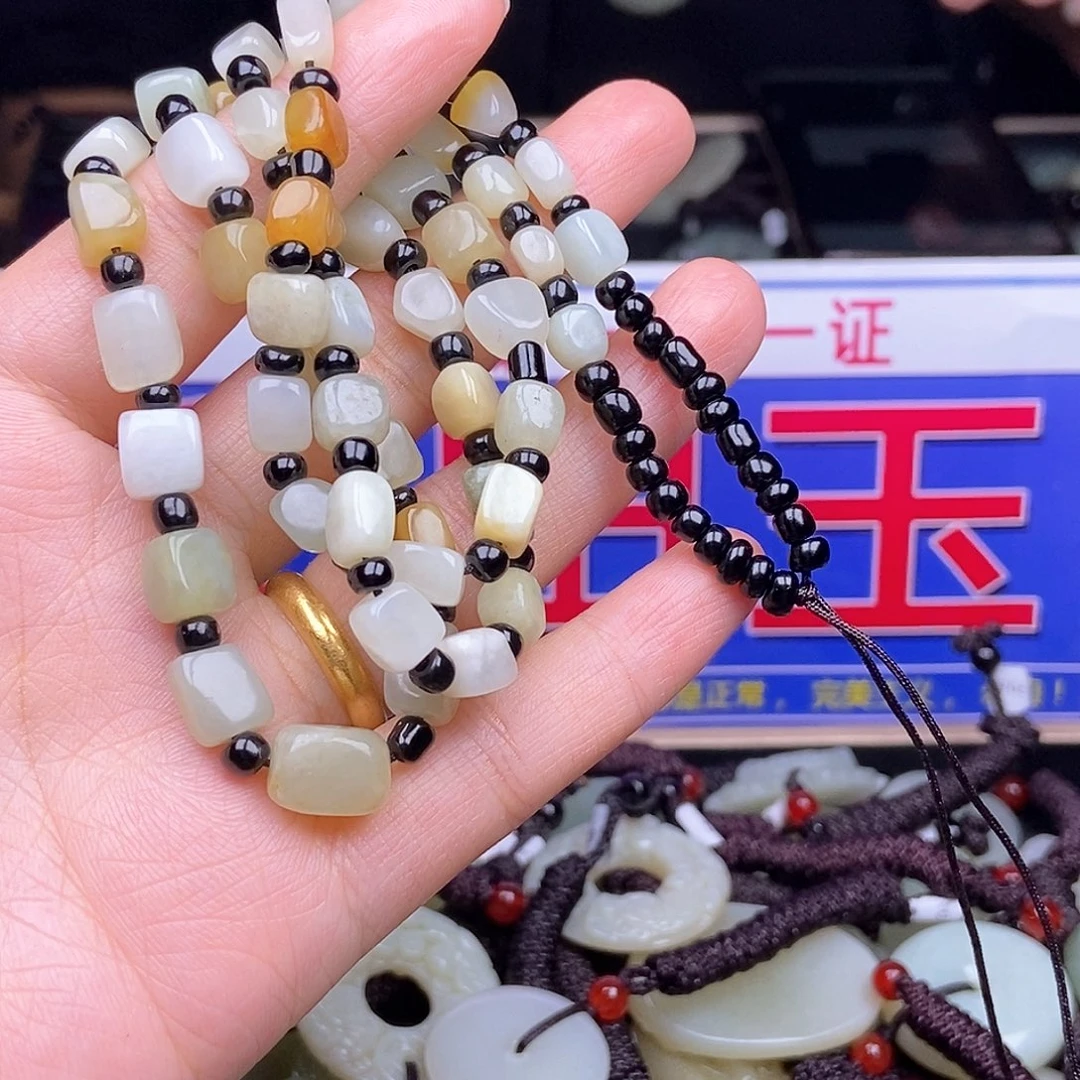 颈饰未镶嵌和田玉