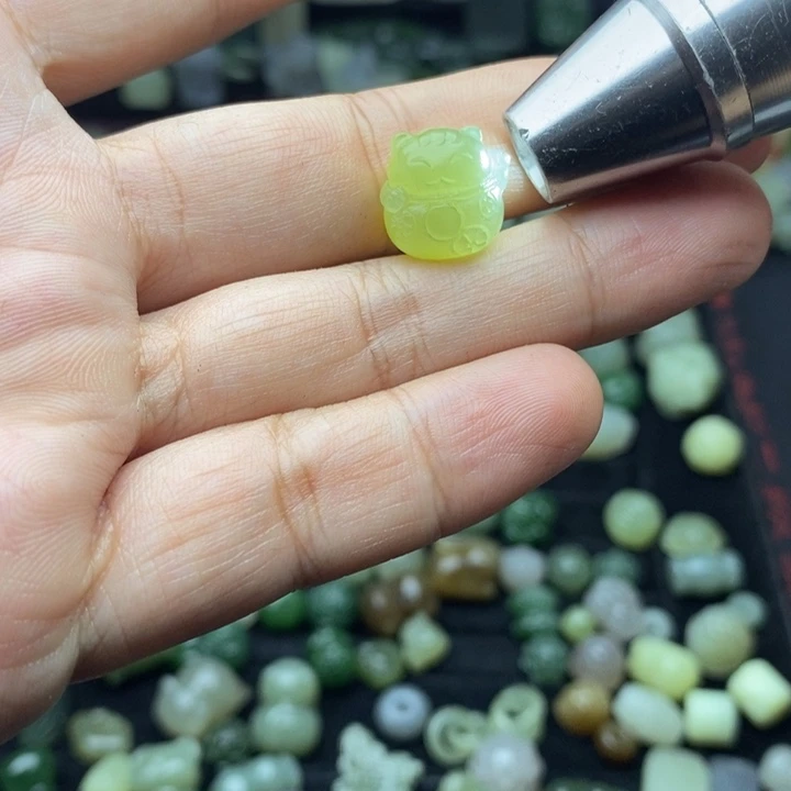 和田玉未镶嵌颈饰福利无售后