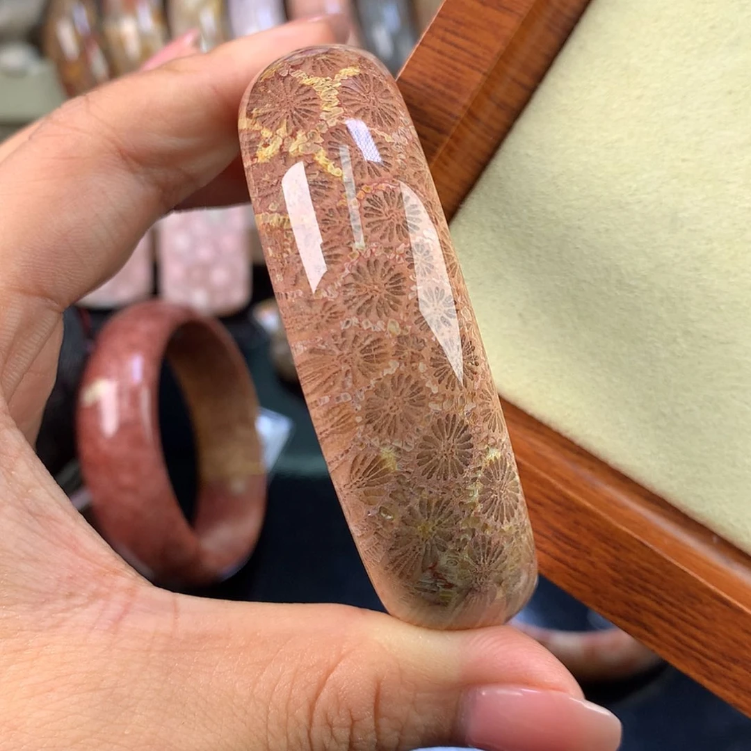 【闪购商品】硅化珊瑚（珊瑚玉）未镶嵌颈饰12号红雏菊60.3