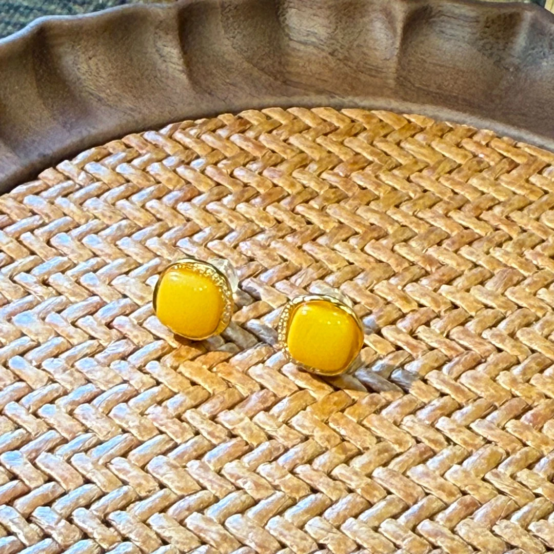 普陀山精品蜜蜡耳钉