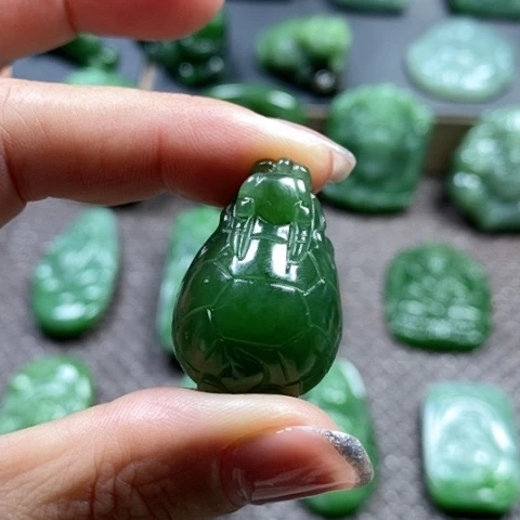 【闪购商品】颈饰未镶嵌和田玉