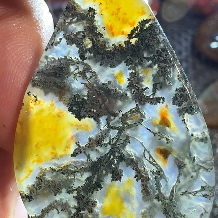 阅***火玛瑙/玉髓未镶嵌颈饰