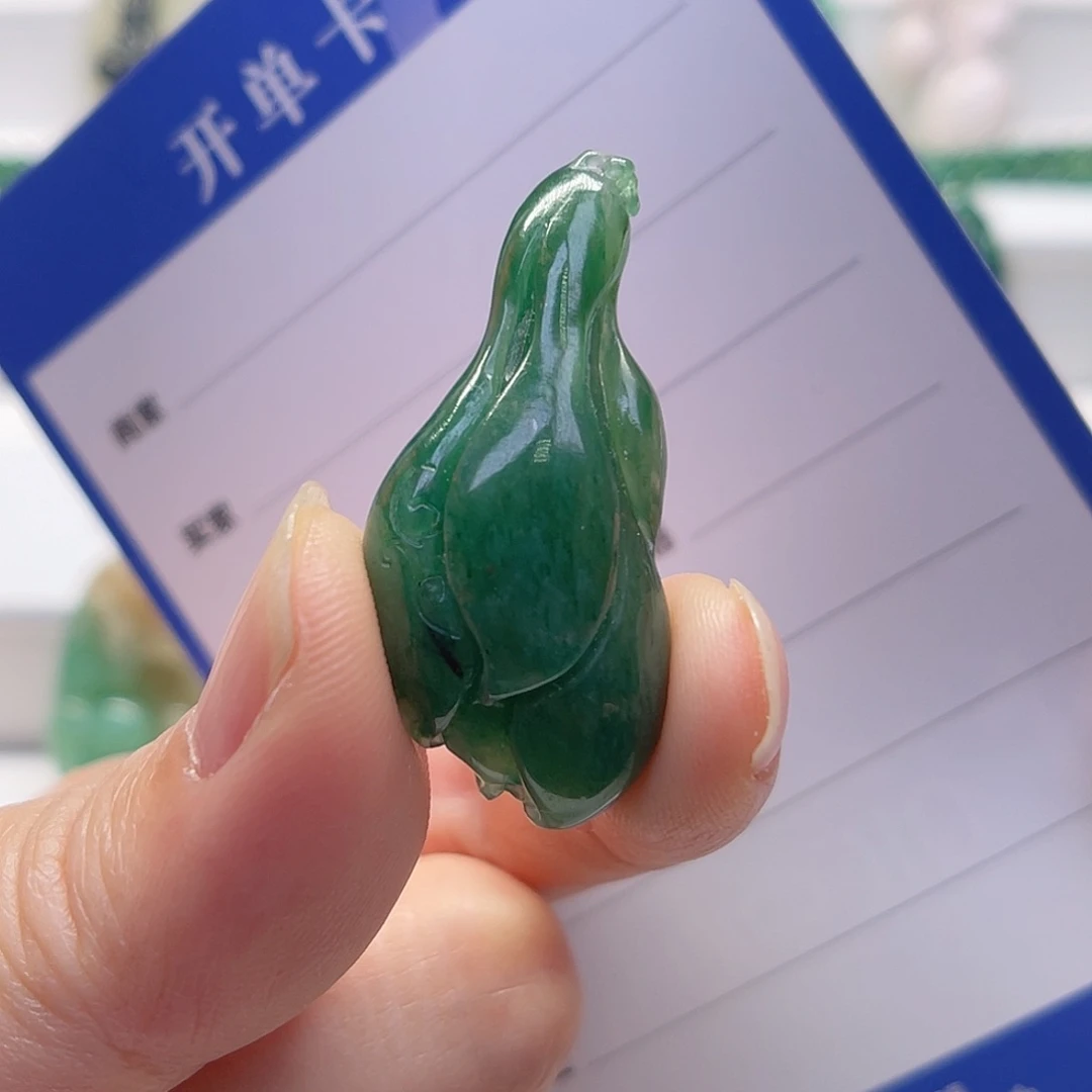 独山玉未镶嵌颈饰