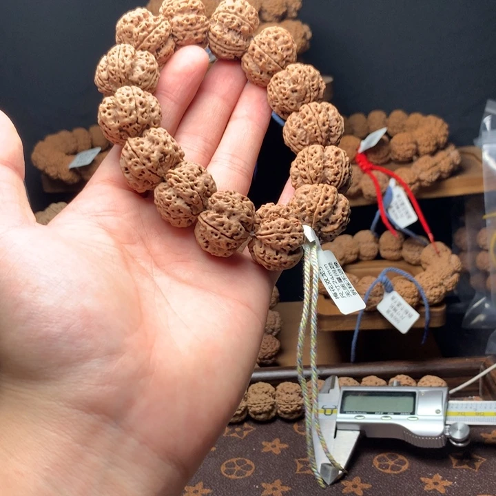 金刚菩提吊坠古龙蜂窝梅花双龙头货24mm