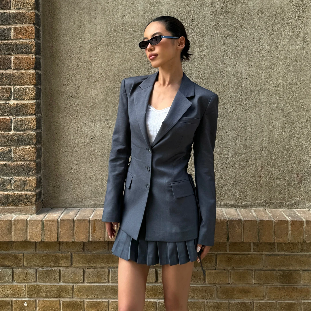 IC Exclusive·City girl灰色测绑带 收腰修身西装+百褶短裙set