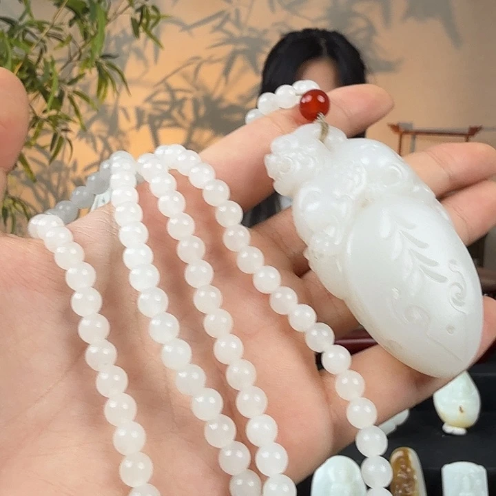 和田玉未镶嵌颈饰