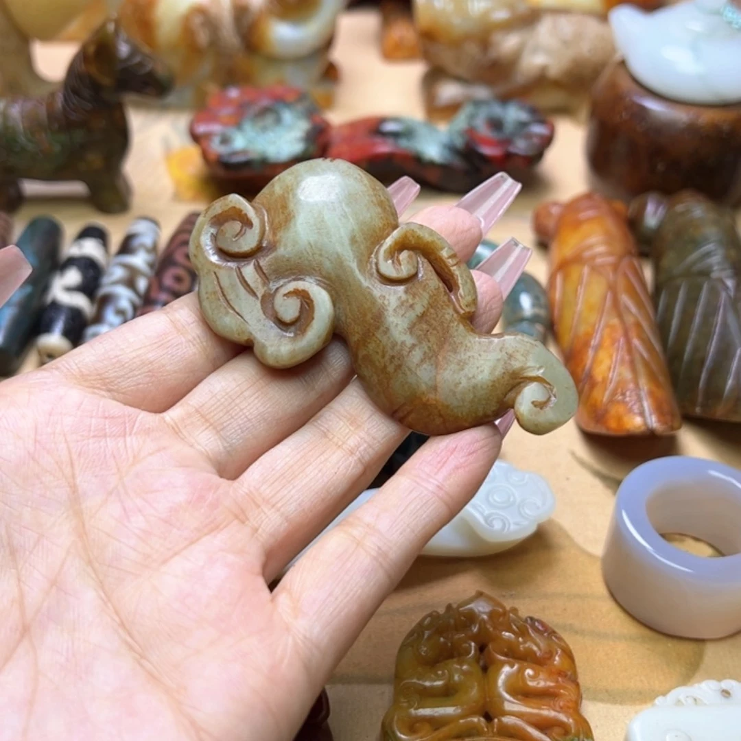 【闪购商品】蛇纹石玉颈饰未镶嵌