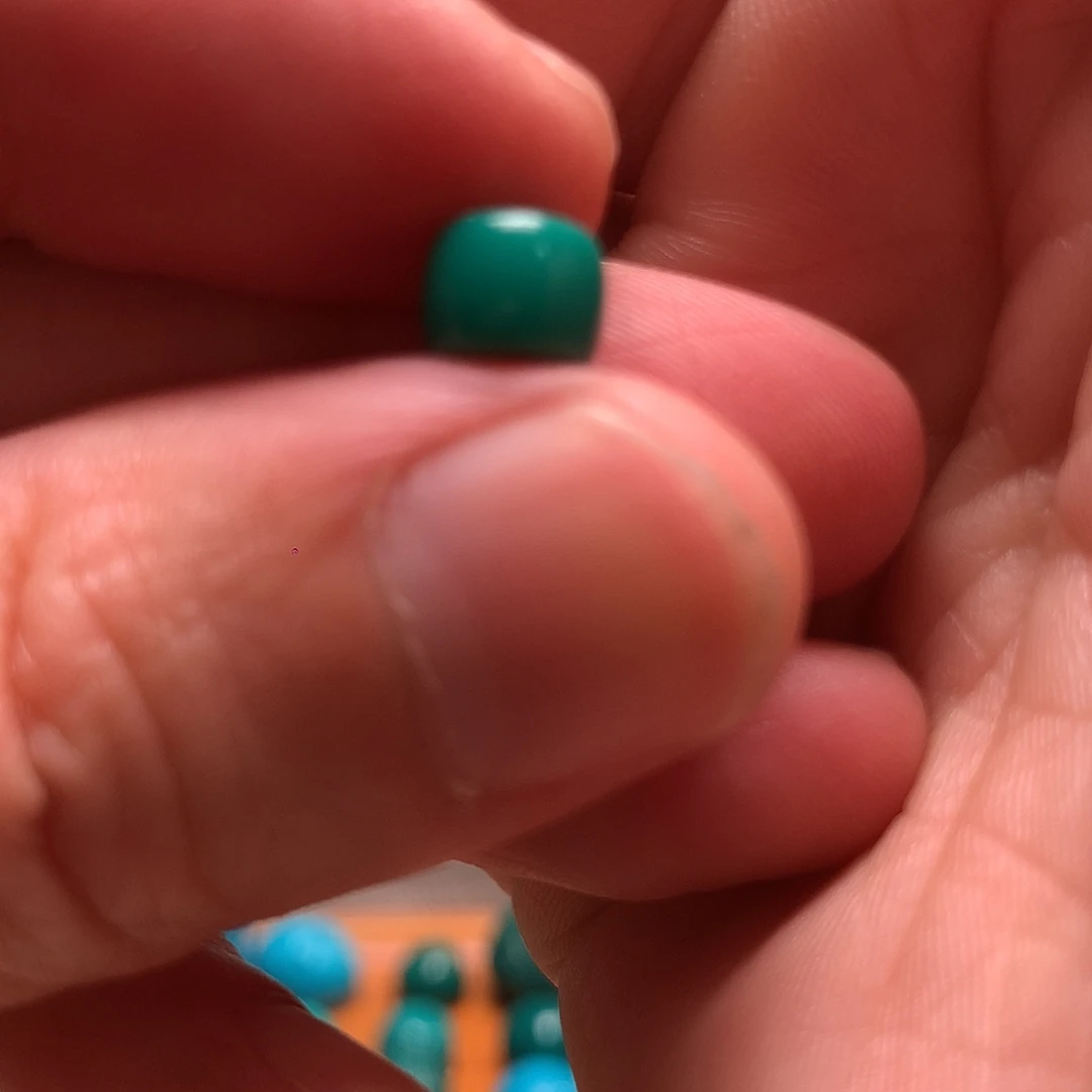 尚***）颈饰琉璃蓝绿色6mm直切