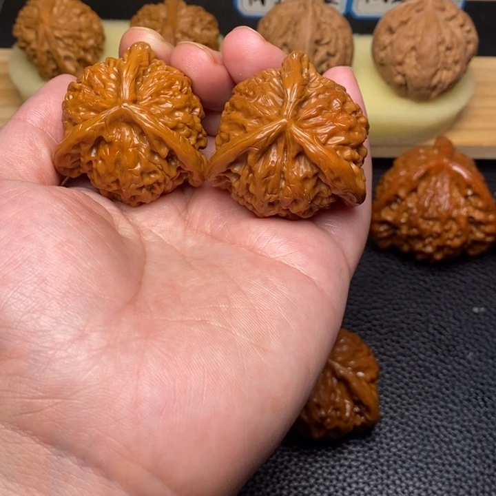 把件文玩核桃老**啊工艺三棱