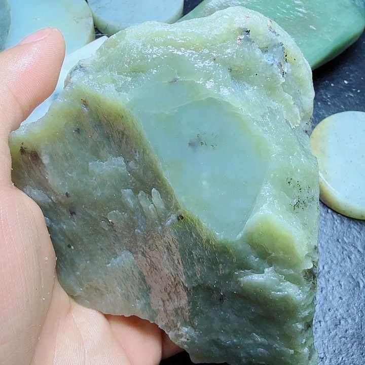 和田玉（糖玉）未镶嵌珠宝奇石