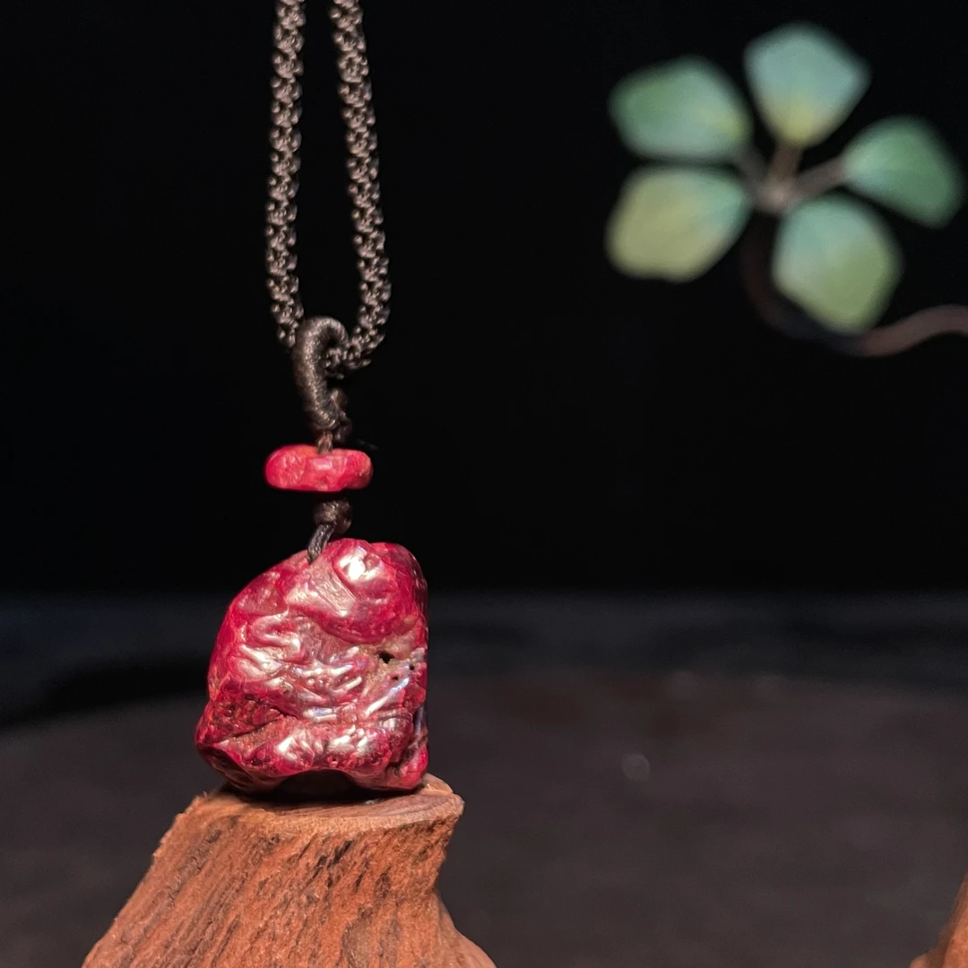 天然辰砂狗头砂男女款挂件精品透光16.8克