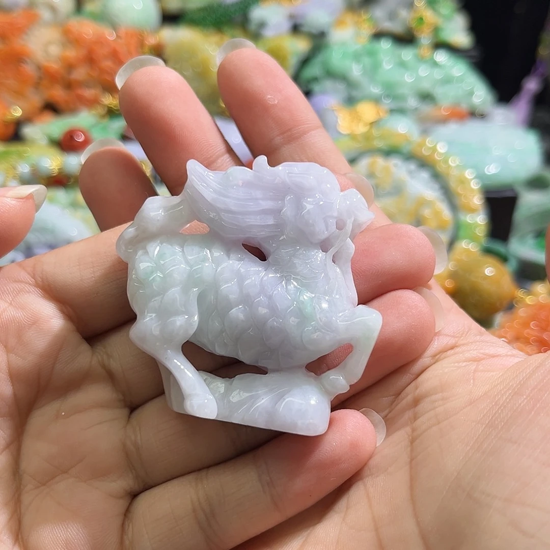 翡翠未镶嵌颈饰待编织