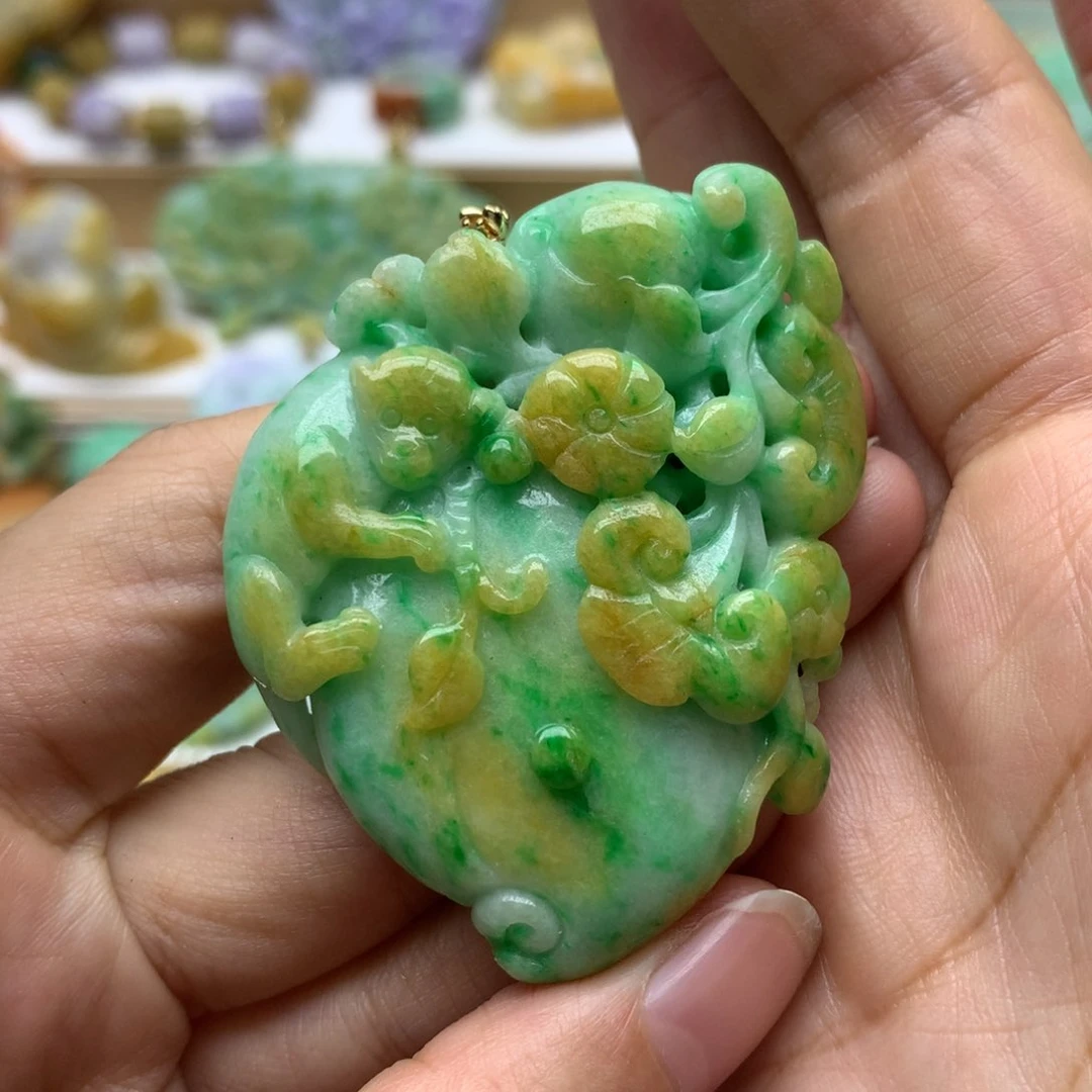 翡翠未镶嵌颈饰翡翠