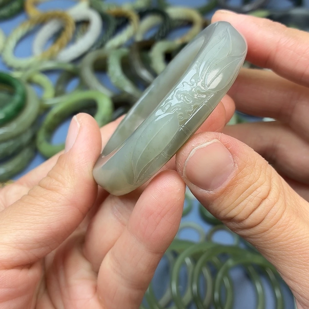 和田玉（青白玉）未镶嵌手镯002，圈口51mm竹节莲花镯