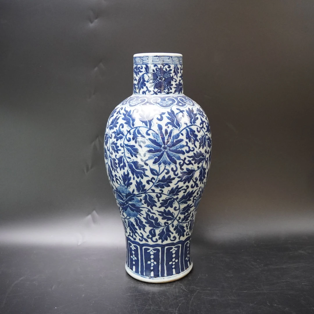 Lot.25081048清咸丰青花缠枝花卉如意纹赏瓶 高：约40.9cm