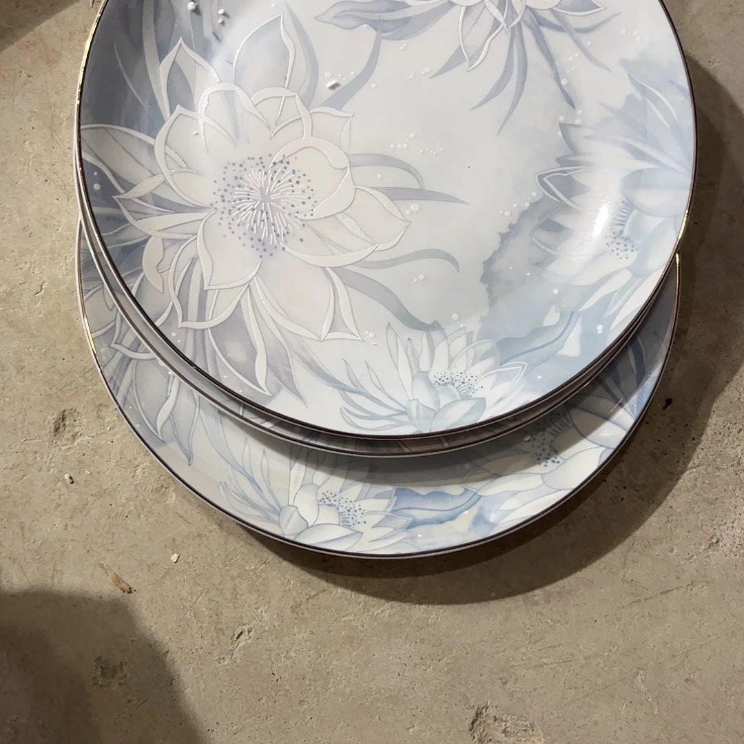 瓷片蓝莲花十寸大盘三个微瑕