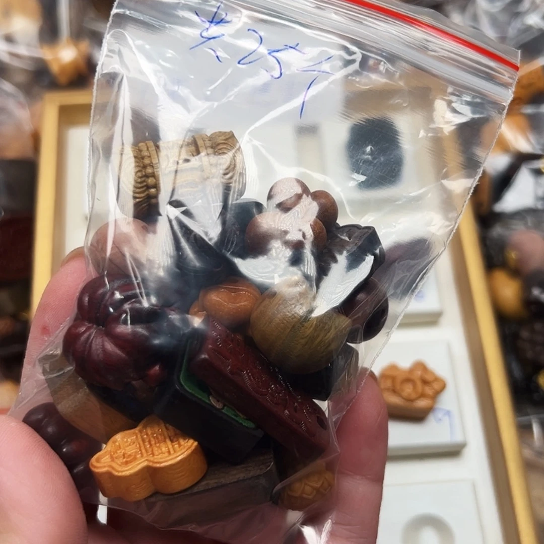 ᥫ***太大叶紫檀（黑酸枝木类）