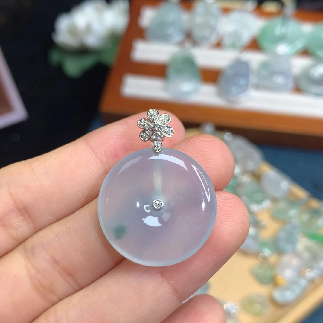 翡翠18K金镶嵌颈饰