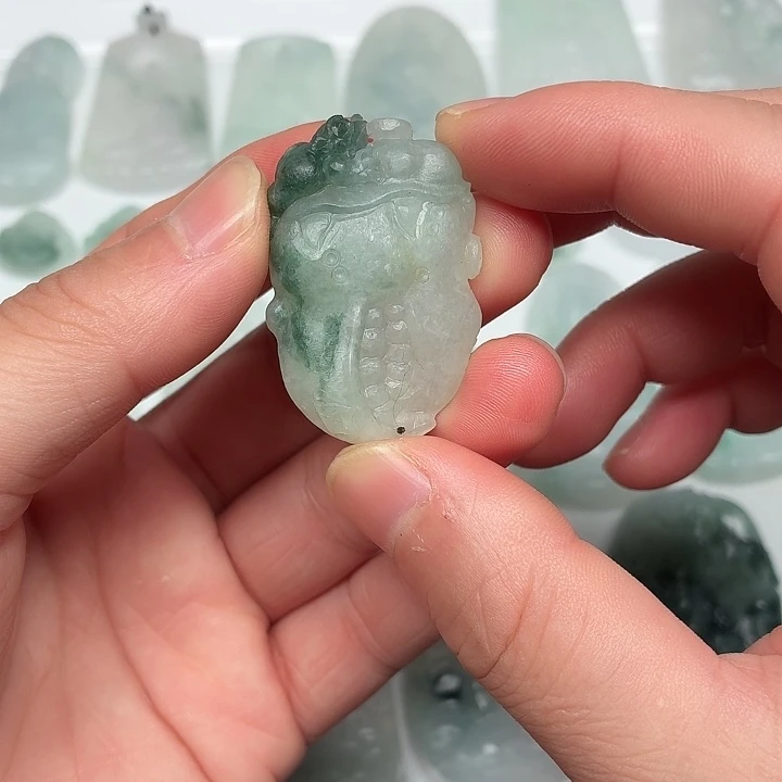 定制翡翠未镶嵌蟹钱