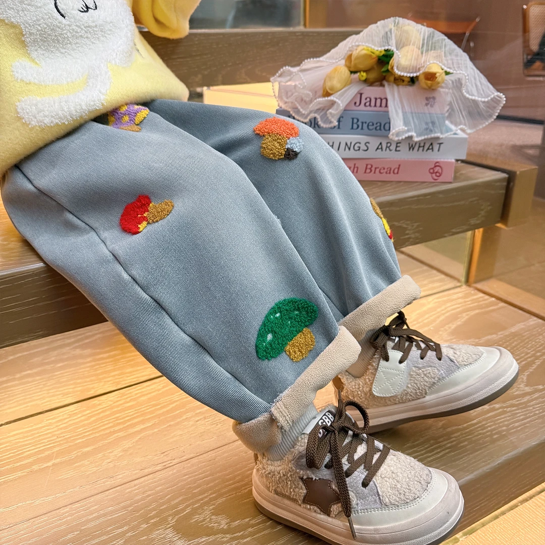 女童裤子秋冬装儿童一体绒休闲牛仔裤2025新款女宝宝加厚休闲长裤