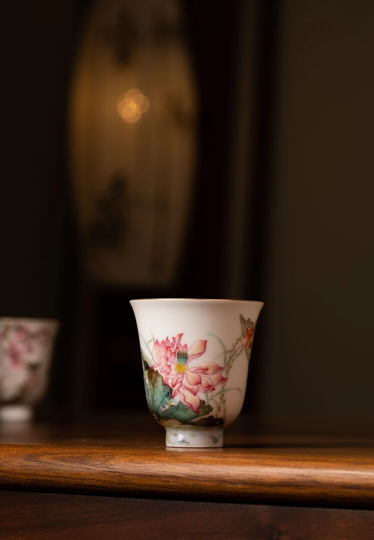 粉彩荷花闻香杯 景宫瓷园