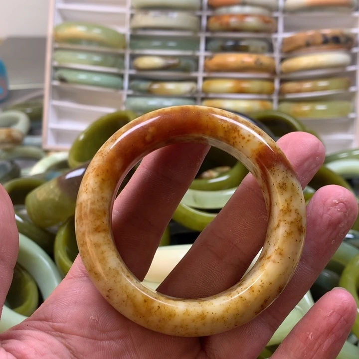 蛇纹石玉手镯未镶嵌宇****生