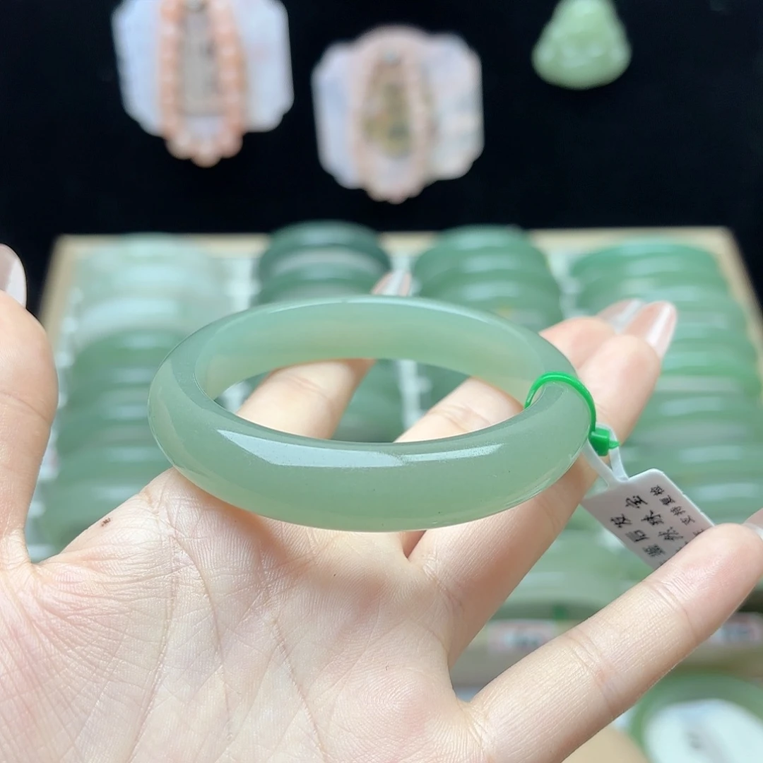 石英质玉未镶嵌手镯56