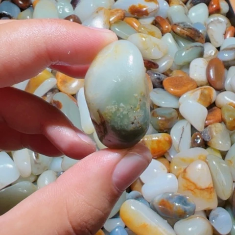 和田玉未镶嵌颈饰14.7克