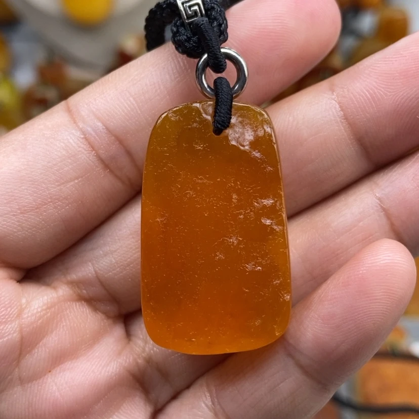 【闪购商品】琥珀颈饰未镶嵌
