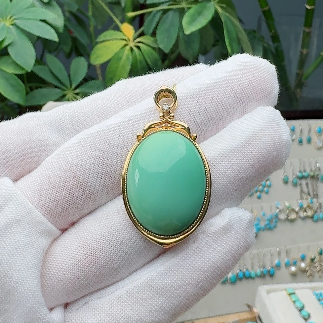 绿松石18K金镶嵌颈饰吊坠