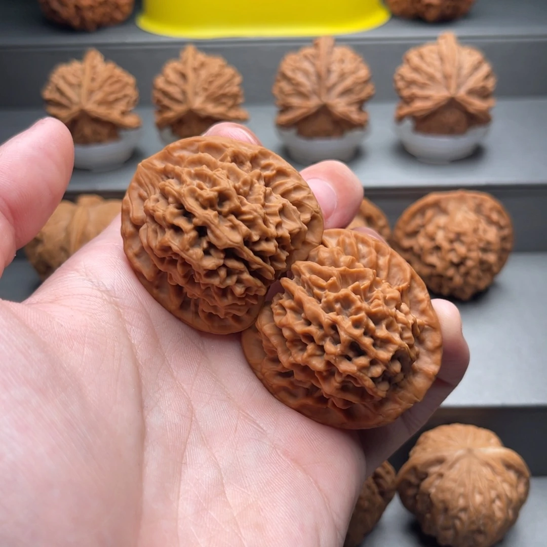 山***望文玩核桃把件秦闷