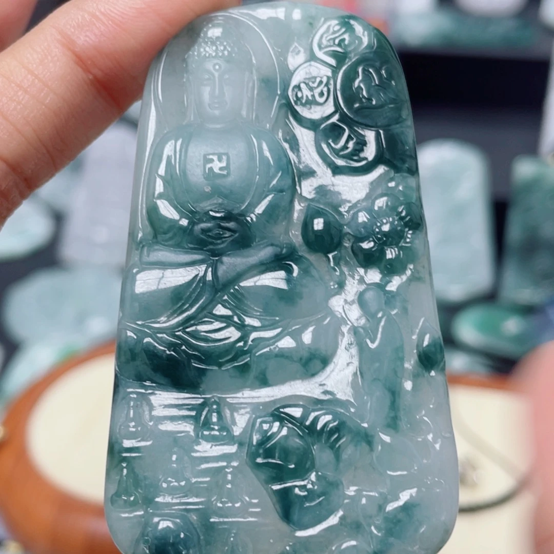 大***头翡翠未镶嵌颈饰大日