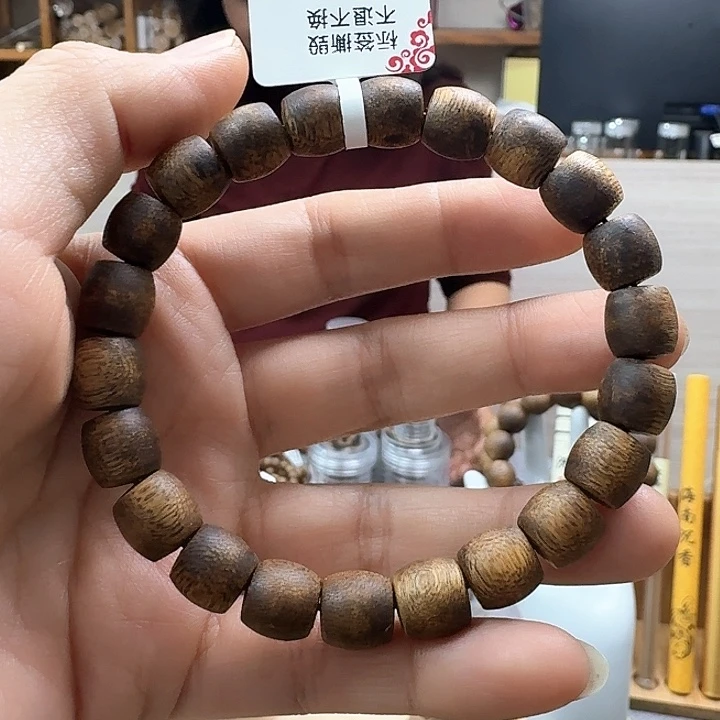 沉香木手串0.9古珠单圈手串 6.8克