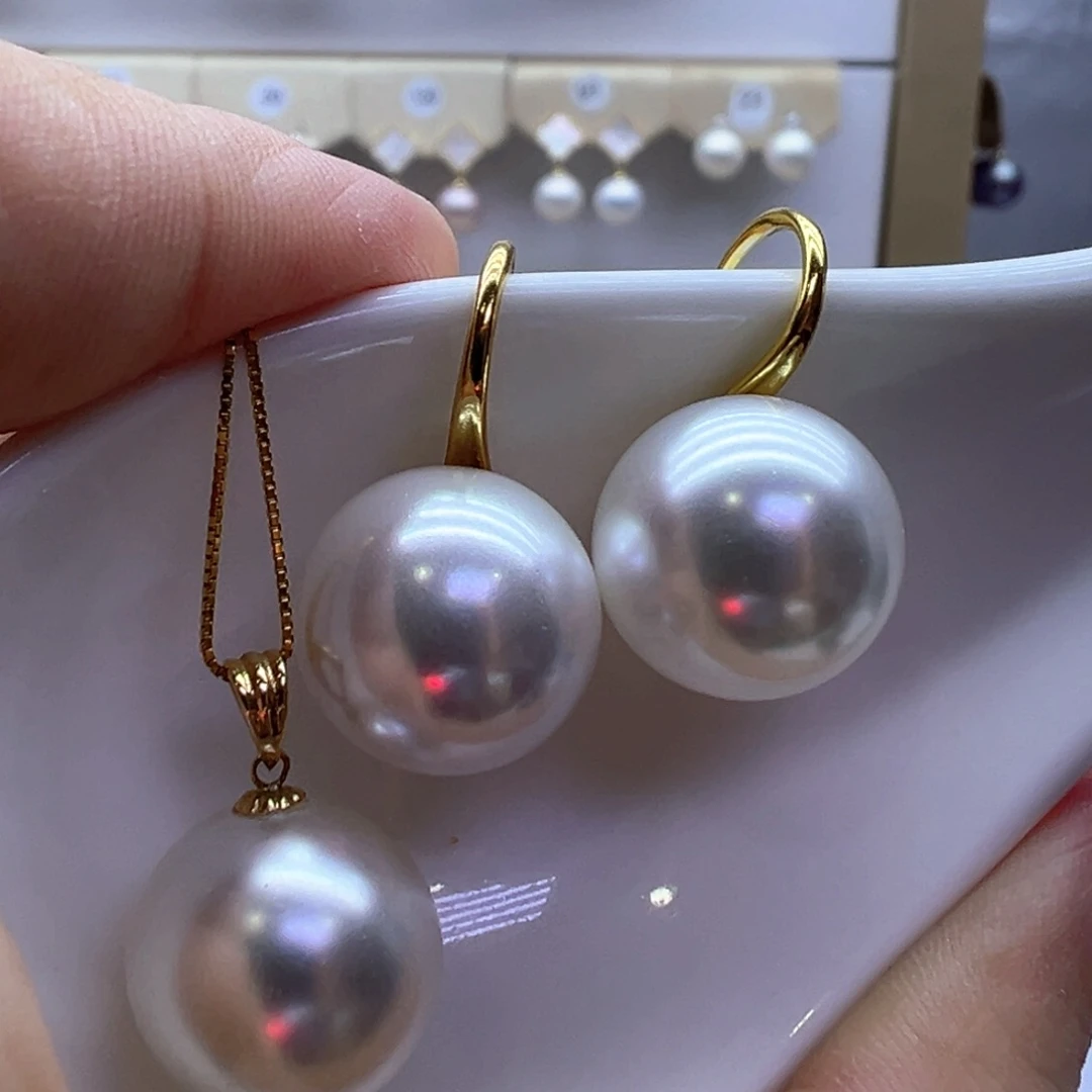 淡水珍珠18K金镶嵌吊坠(赠链)